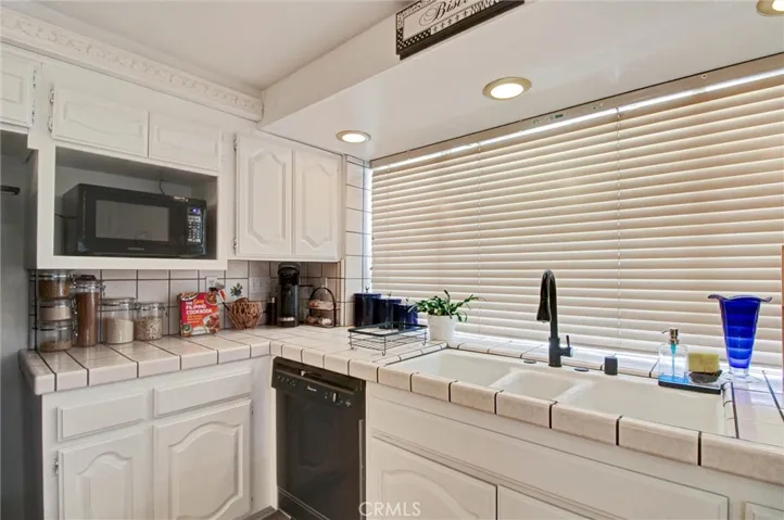 16410 Wintun, Apple Valley, California 92307