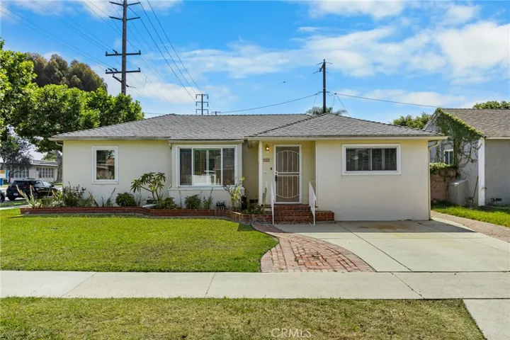 2162 Charlemagne, Long Beach, California 90815