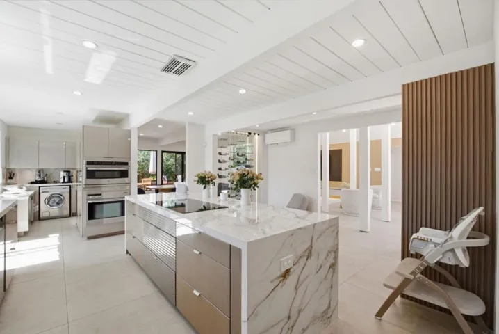 17610 Via Sereno, Monte Sereno, California 95030