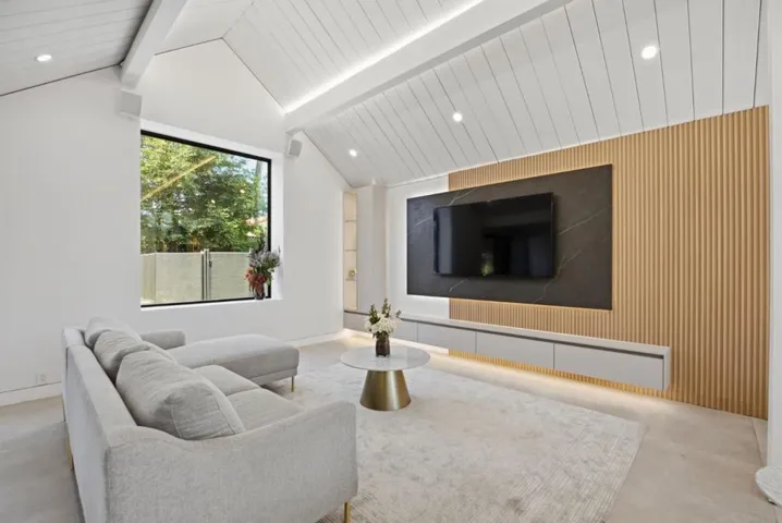17610 Via Sereno, Monte Sereno, California 95030