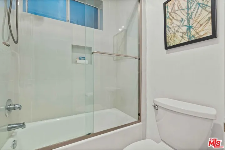 1375 Kelton Avenue 206, Los Angeles, California 90024