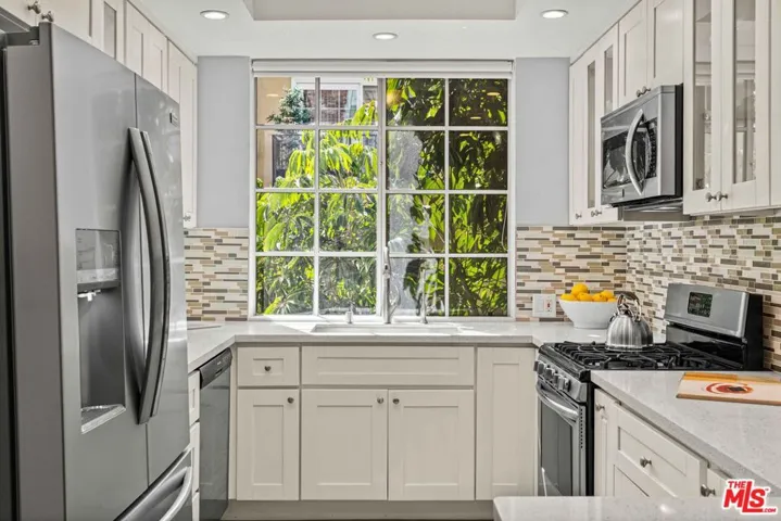 1375 Kelton Avenue 206, Los Angeles, California 90024