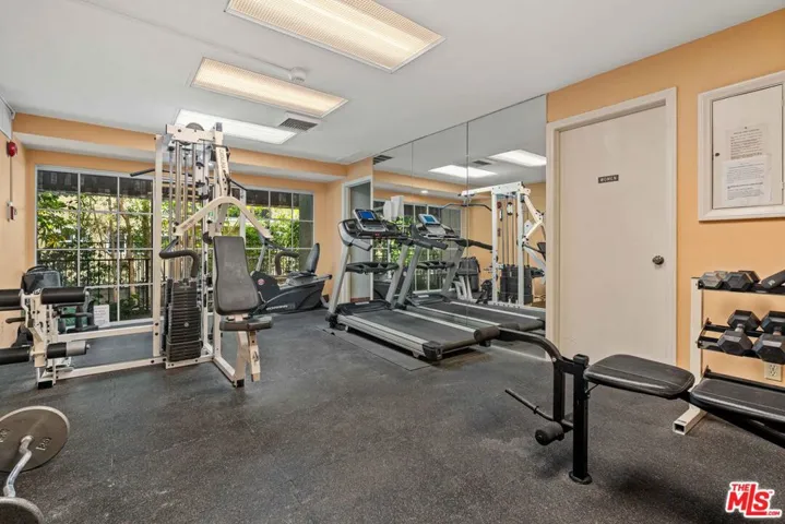1375 Kelton Avenue 206, Los Angeles, California 90024