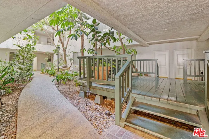 1375 Kelton Avenue 206, Los Angeles, California 90024
