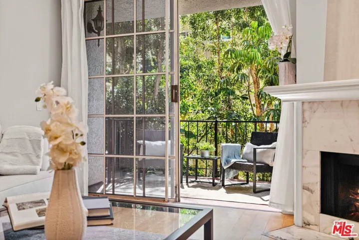 1375 Kelton Avenue 206, Los Angeles, California 90024