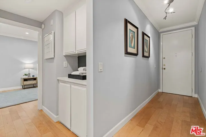 1375 Kelton Avenue 206, Los Angeles, California 90024