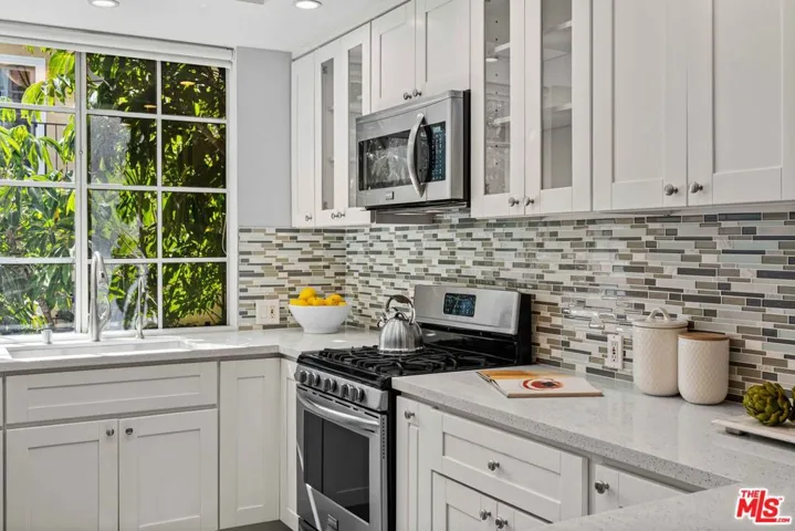 1375 Kelton Avenue 206, Los Angeles, California 90024