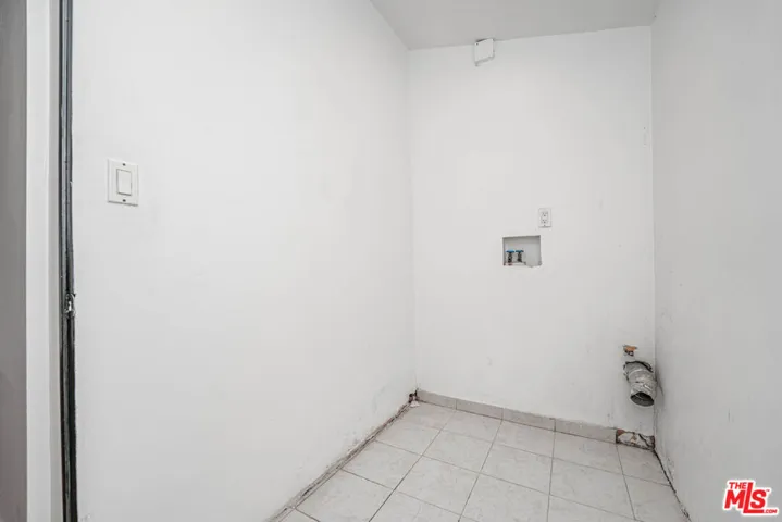 20746 Clarendon Street, Woodland Hills, California 91367