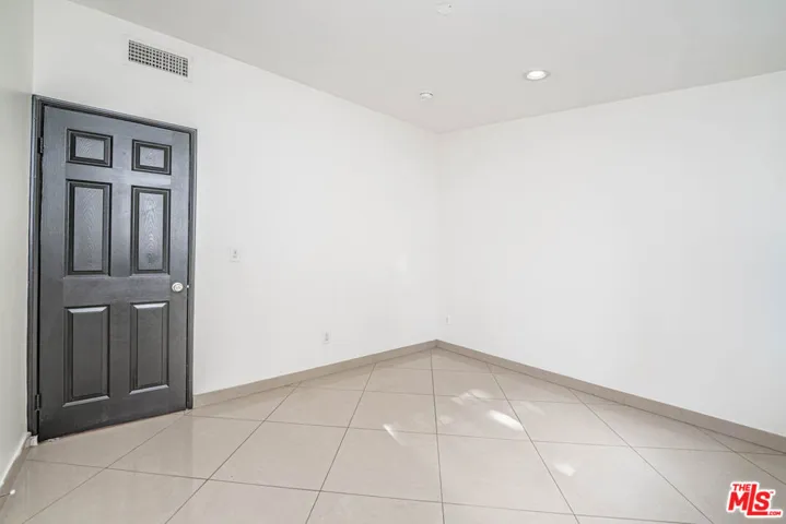 20746 Clarendon Street, Woodland Hills, California 91367