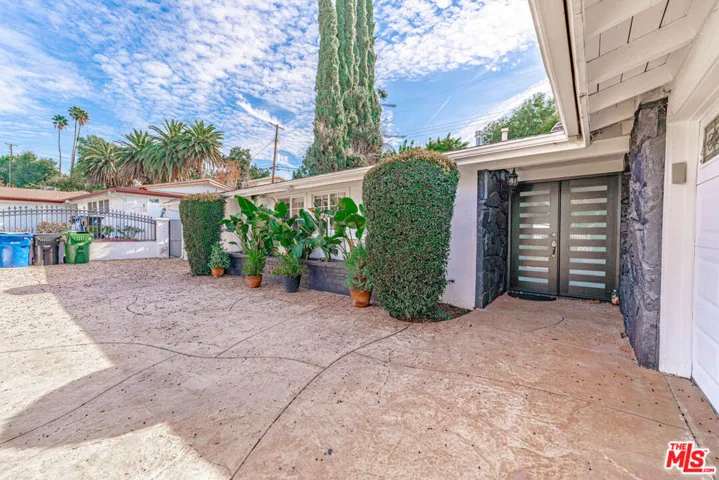 20746 Clarendon Street, Woodland Hills, California 91367