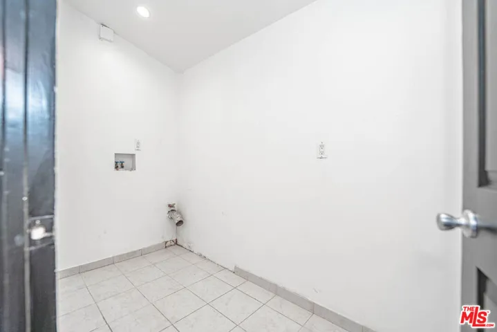 20746 Clarendon Street, Woodland Hills, California 91367