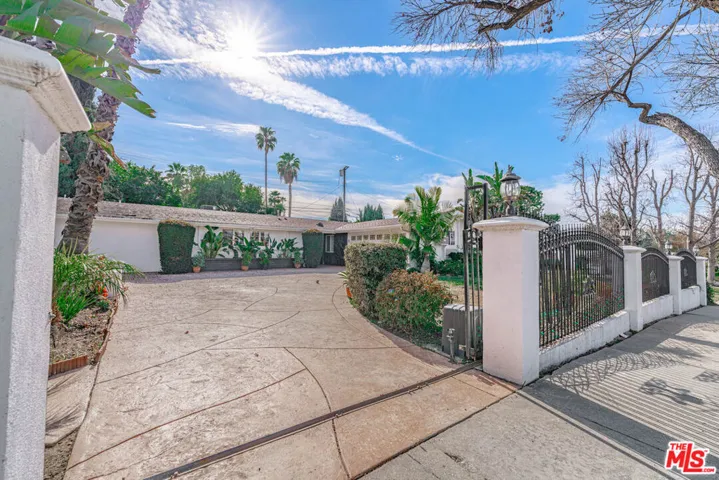 20746 Clarendon Street, Woodland Hills, California 91367