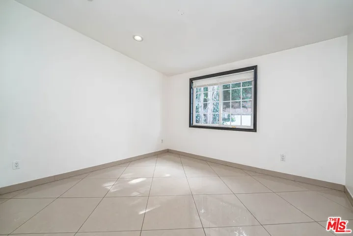 20746 Clarendon Street, Woodland Hills, California 91367