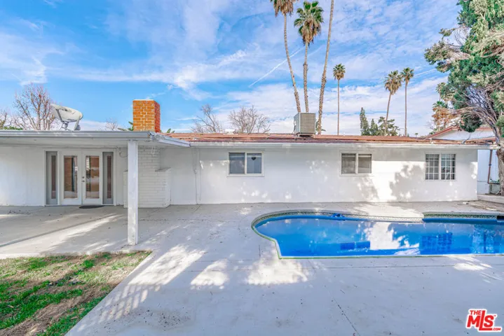 20746 Clarendon Street, Woodland Hills, California 91367