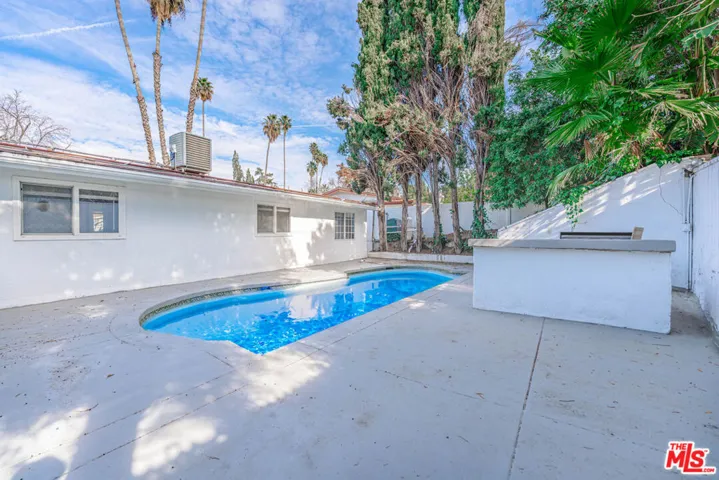 20746 Clarendon Street, Woodland Hills, California 91367