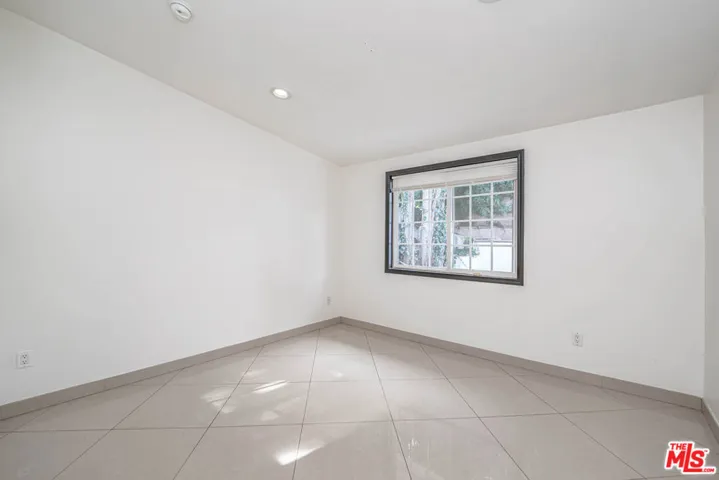 20746 Clarendon Street, Woodland Hills, California 91367