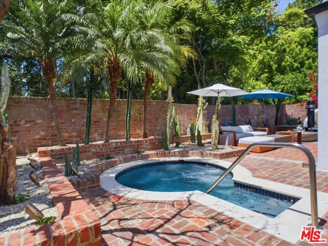 Primary Retreat Walled Courtya