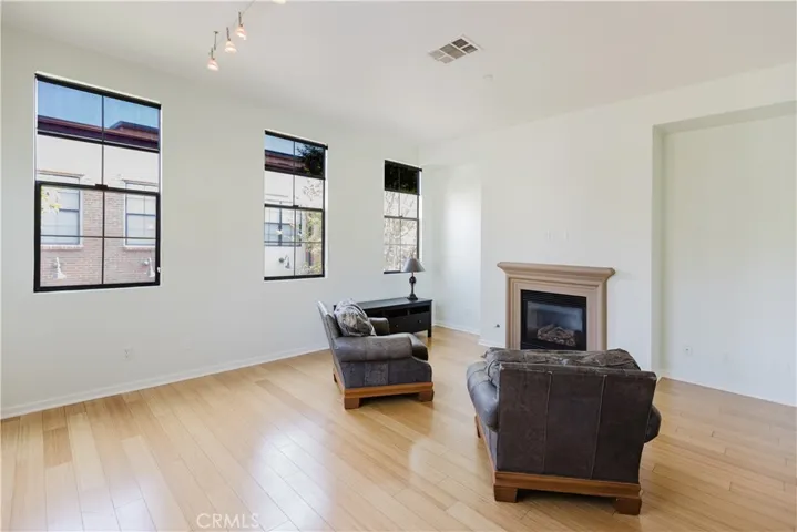 527 W Maple, Orange, California 92868