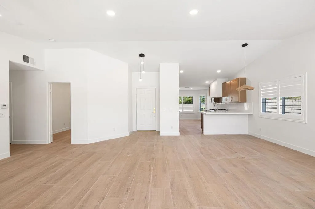 15-web-or-mls-8M4A3119 15-web-or-mls-8M4A3119