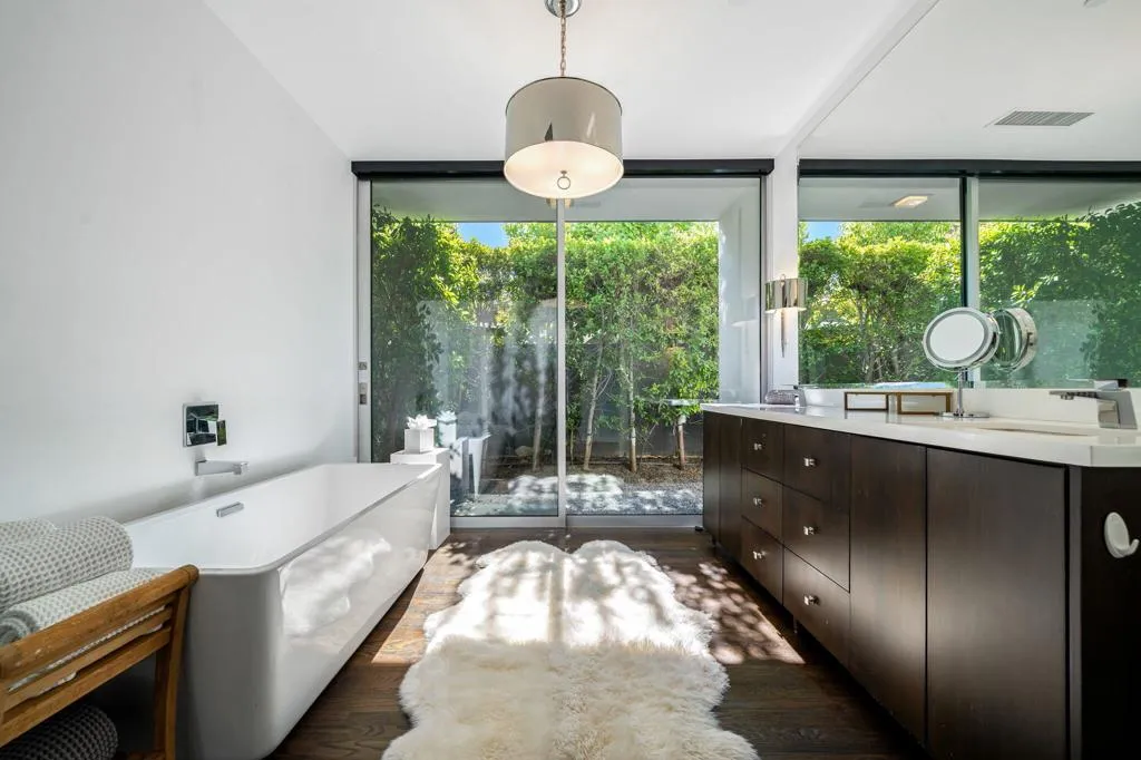 Primary Bath with Glass Slider Primary Bath with Glass Slider