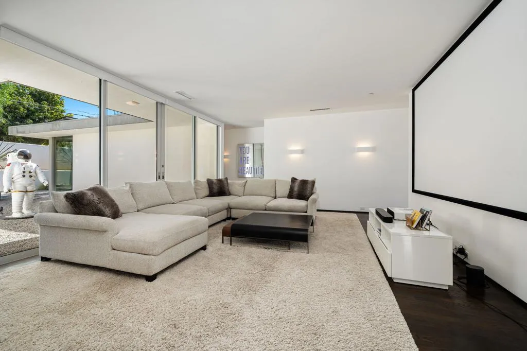 TV Room With Glass Atrium TV Room With Glass Atrium