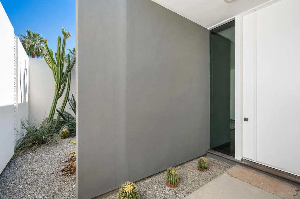 Private Courtyard Entrance Private Courtyard Entrance