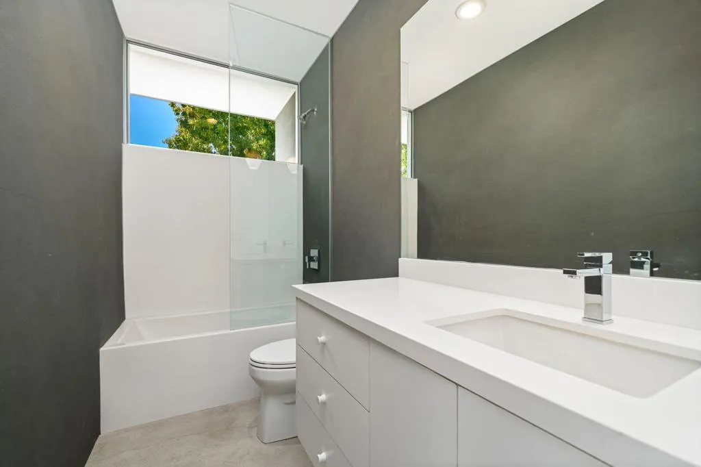 Guest Bath En Suite Guest Bath En Suite