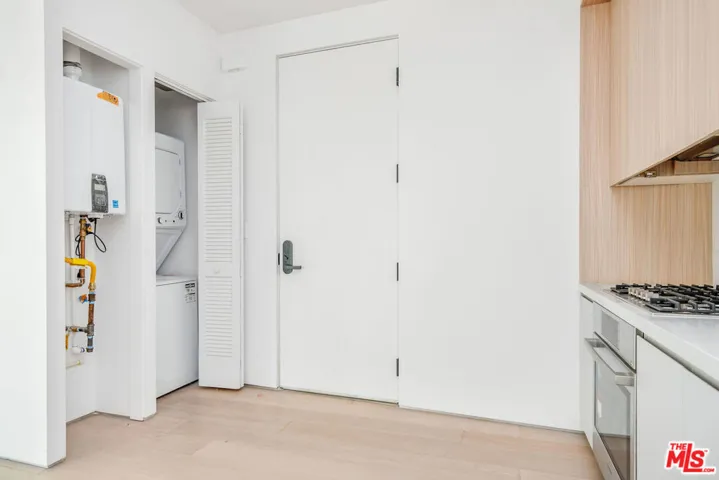 1136 N La Cienega Boulevard 201, West Hollywood, California 90069