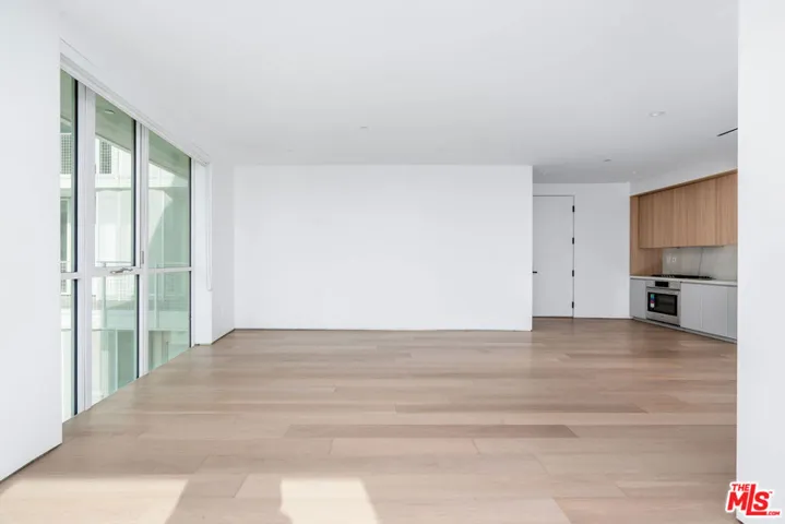 1136 N La Cienega Boulevard 405, West Hollywood, California 90069
