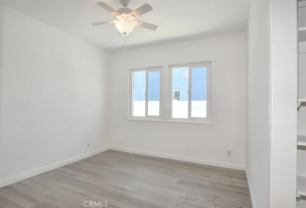 middle bedroom