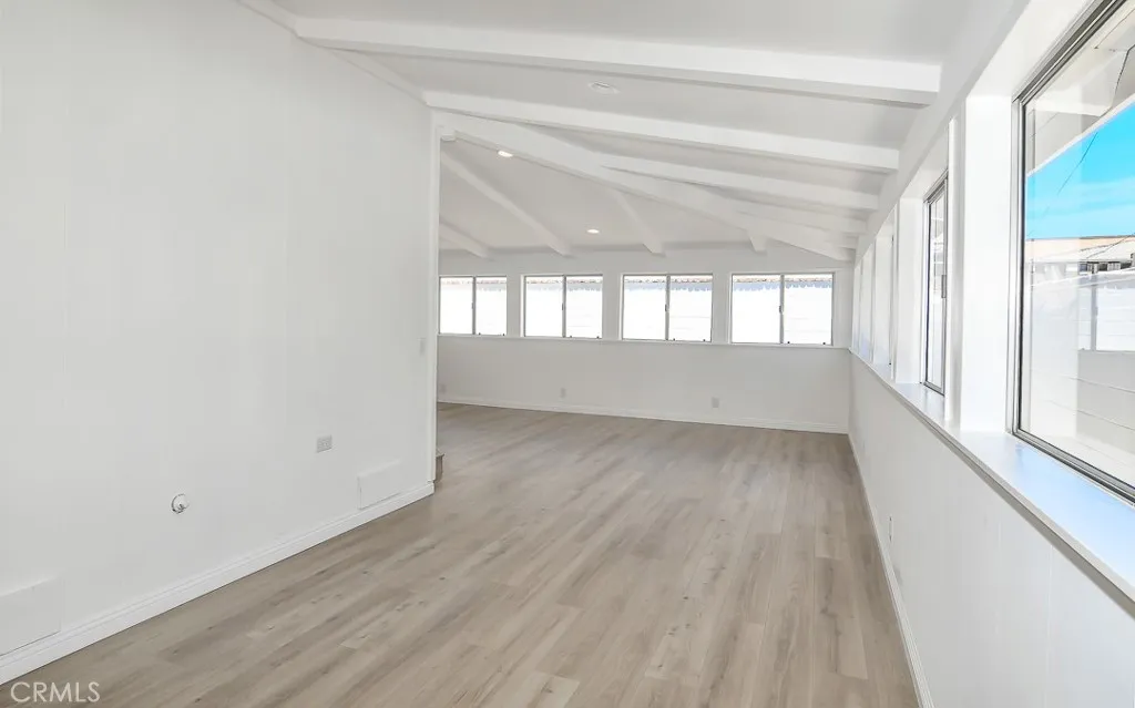 Flex room - maybe a gym?