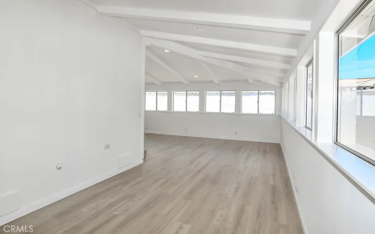 Flex room - maybe a gym?