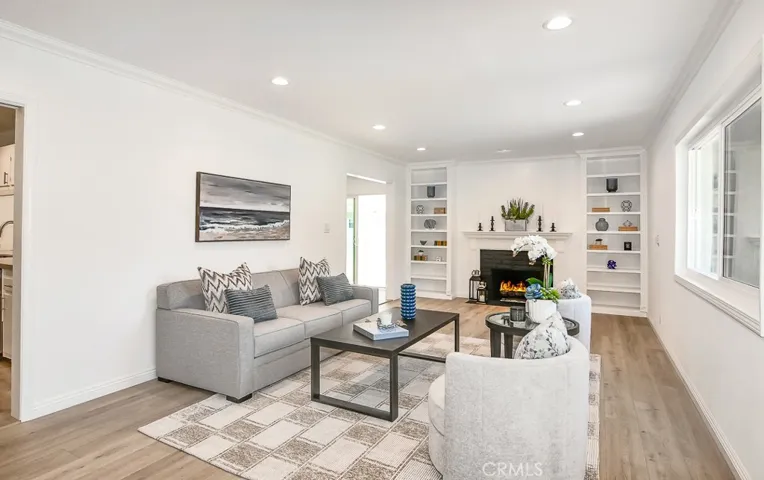 Living room with view to the front​​‌​​​​‌​​‌‌​​‌​​​‌‌​​​‌​​‌‌​​‌‌​​‌‌​​​​ yard