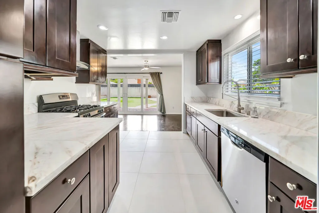 23008 Hamlin Street, West Hills, California 91307 — photo 4