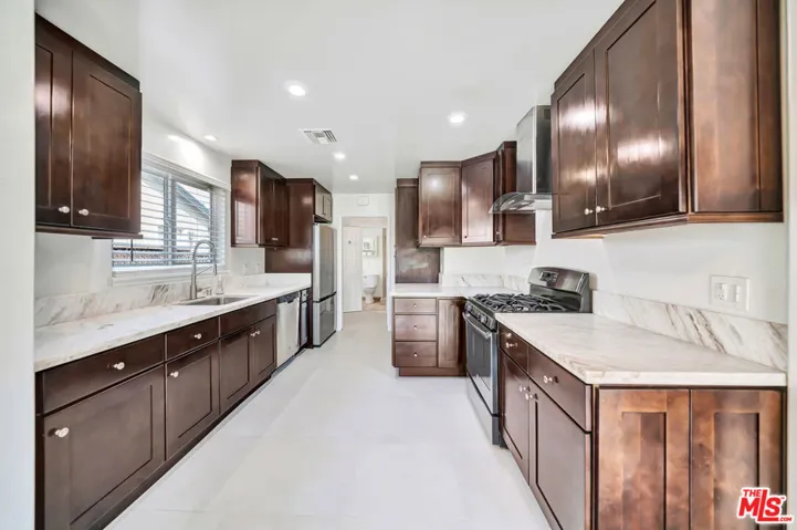 23008 Hamlin Street, West Hills, California 91307