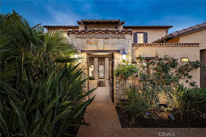 137 Sunset, Irvine, California 92602