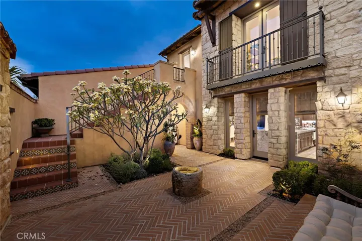 137 Sunset, Irvine, California 92602