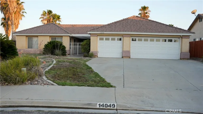 Exterior, front yard