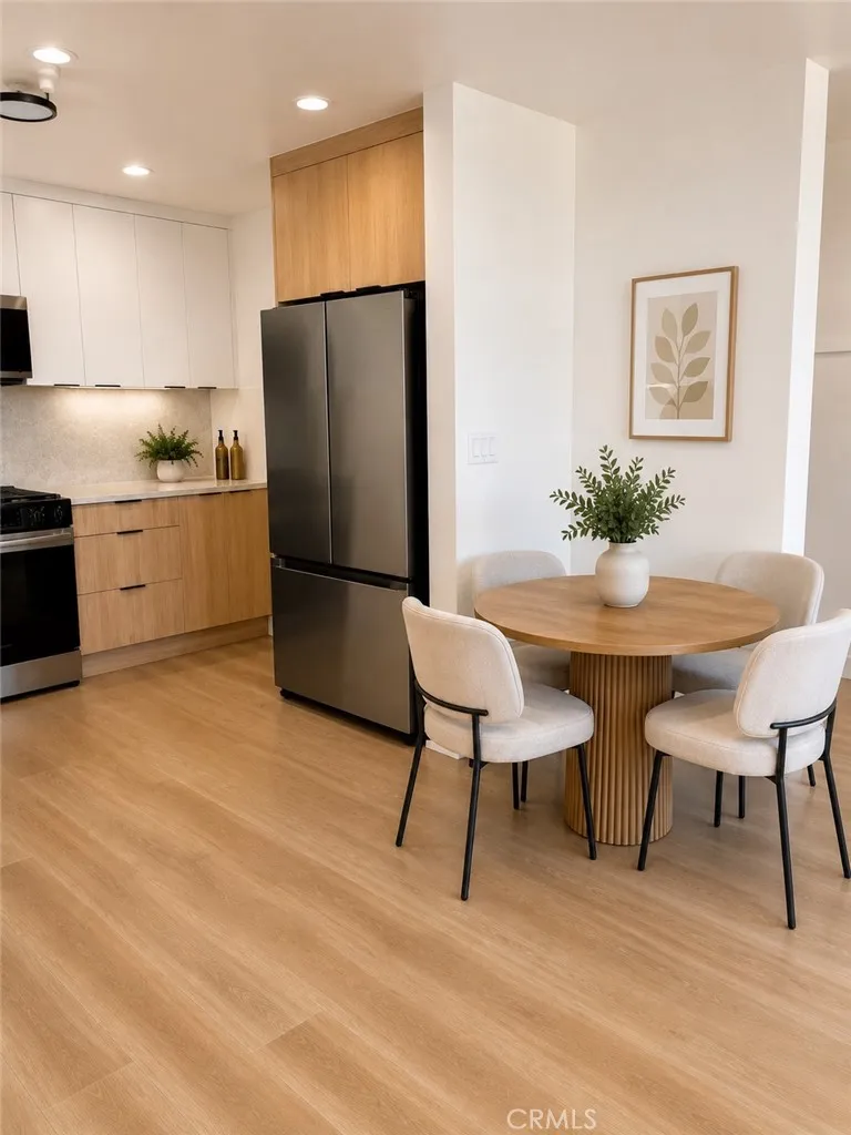 Virtually staged eating area