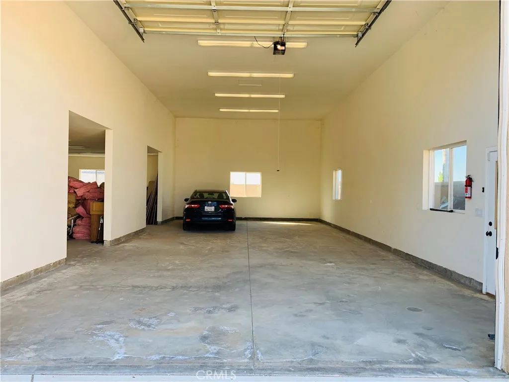 Huge RV garage(22x52), garage door 14x14
