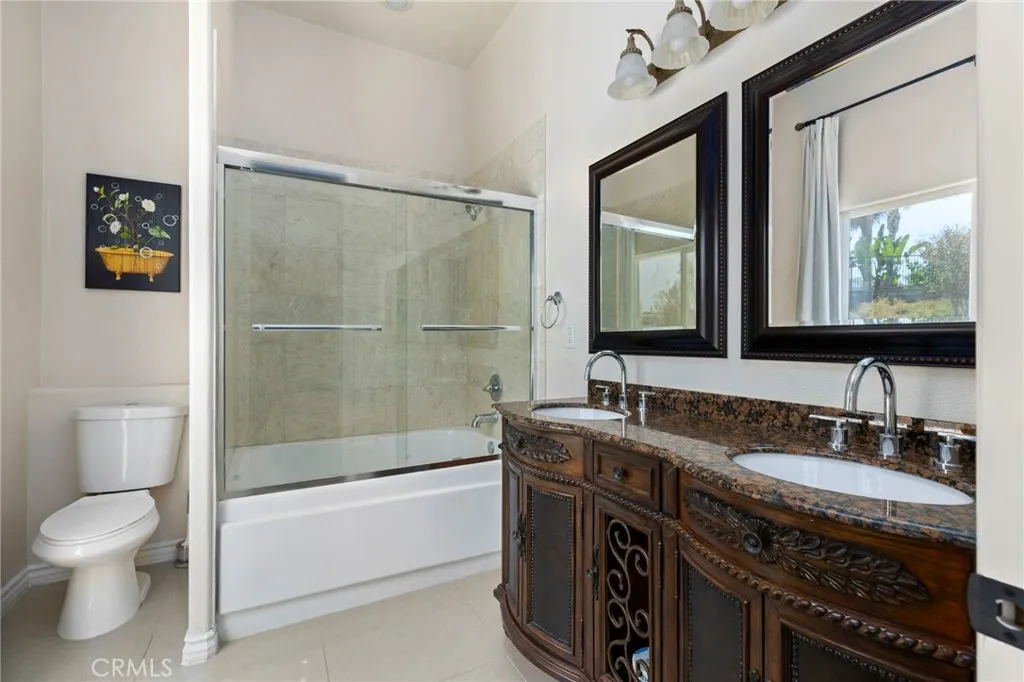 2nd master bathroom with large air bathtub
