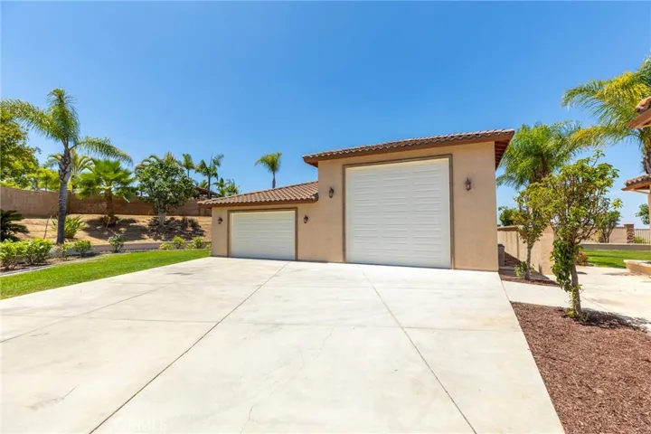RV garage and additional 4-6 car garage(22x52)