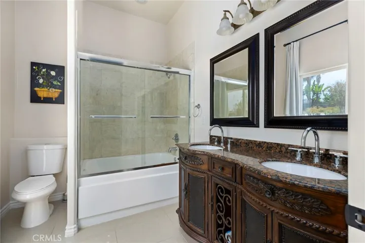 2nd master bathroom with large air bathtub