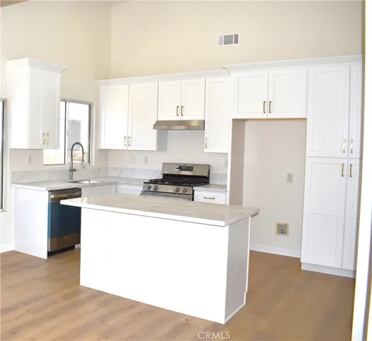 13246 Davidson, Victorville, California 92392