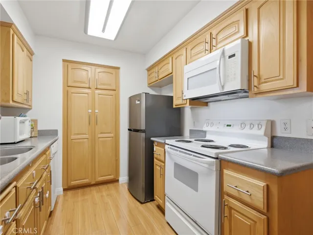 Beautifully Updated Kitchen