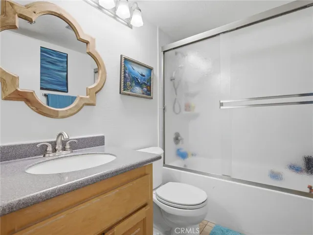 En-Suite Bath – Bedroom Two