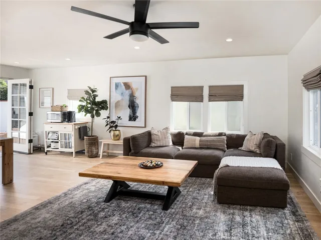 527 W Mariposa Avenue, El Segundo, California 90245