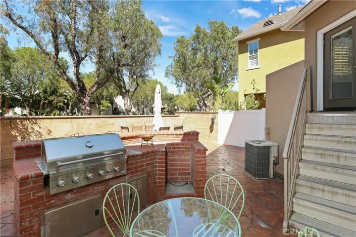 43 Visalia, Irvine, California 92602