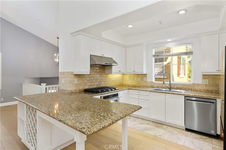 43 Visalia, Irvine, California 92602