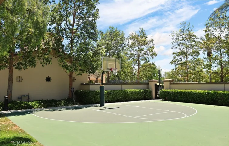 43 Visalia, Irvine, California 92602